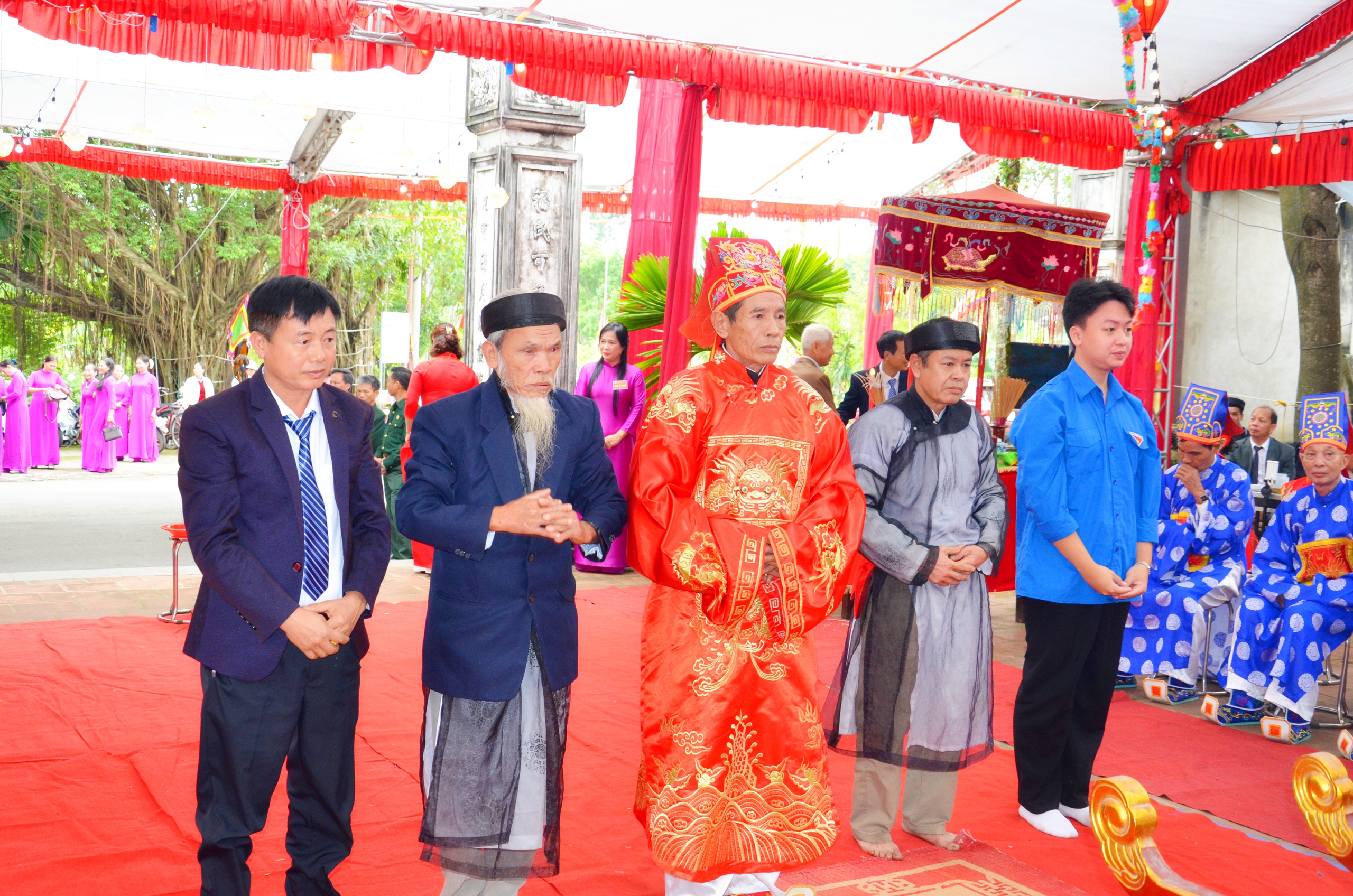 Lễ hội Đình Văn Khê